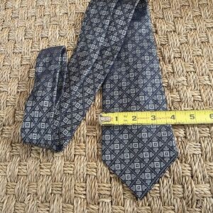 Pronto Uomo Navy and Light Gray Geometric Silk Tie